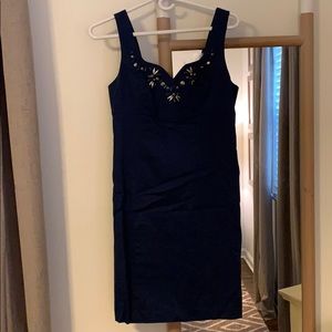 Form fitting cocktail dress sweetheart neckline